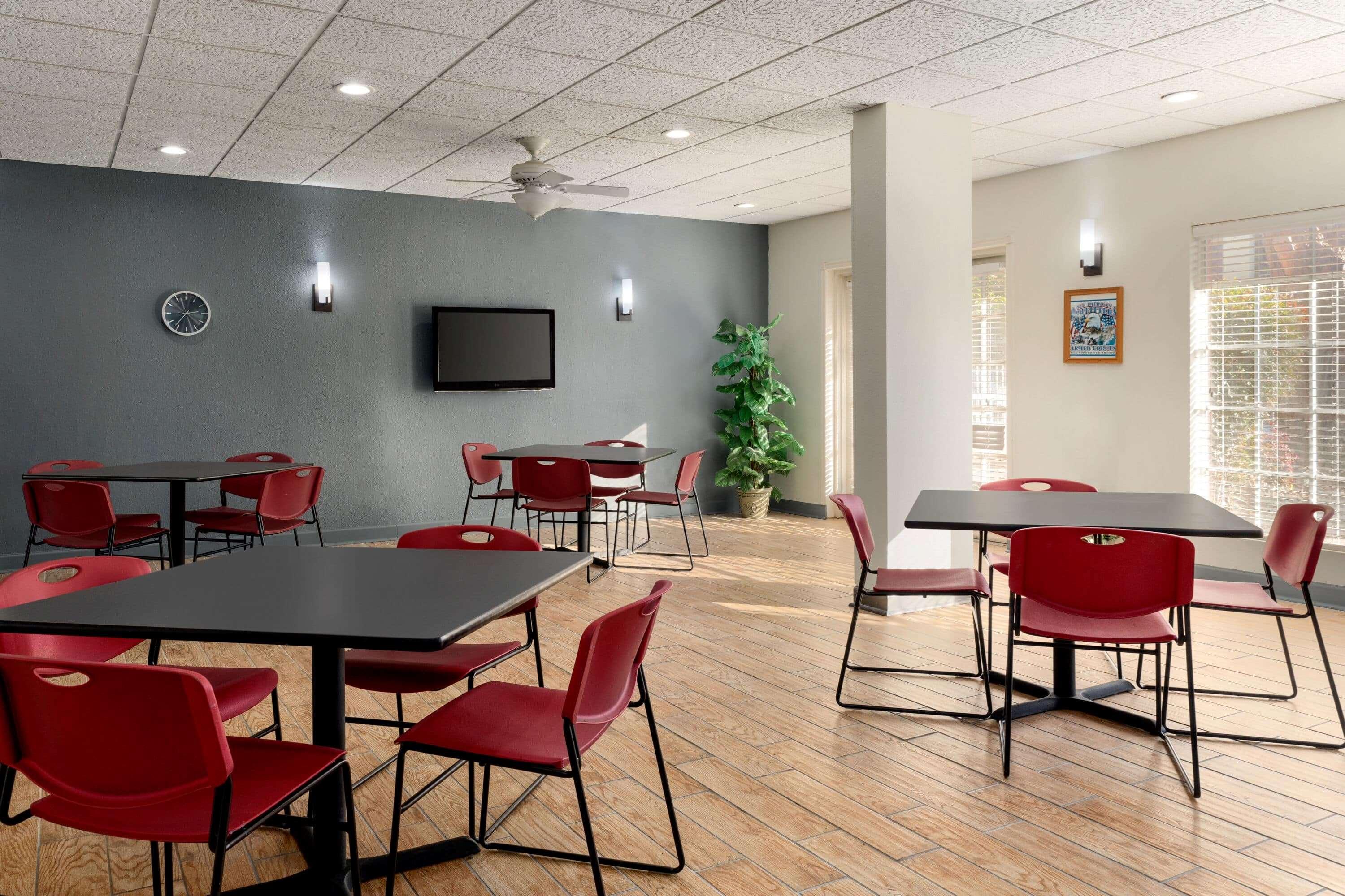 Days Inn By Wyndham Lawton Ngoại thất bức ảnh